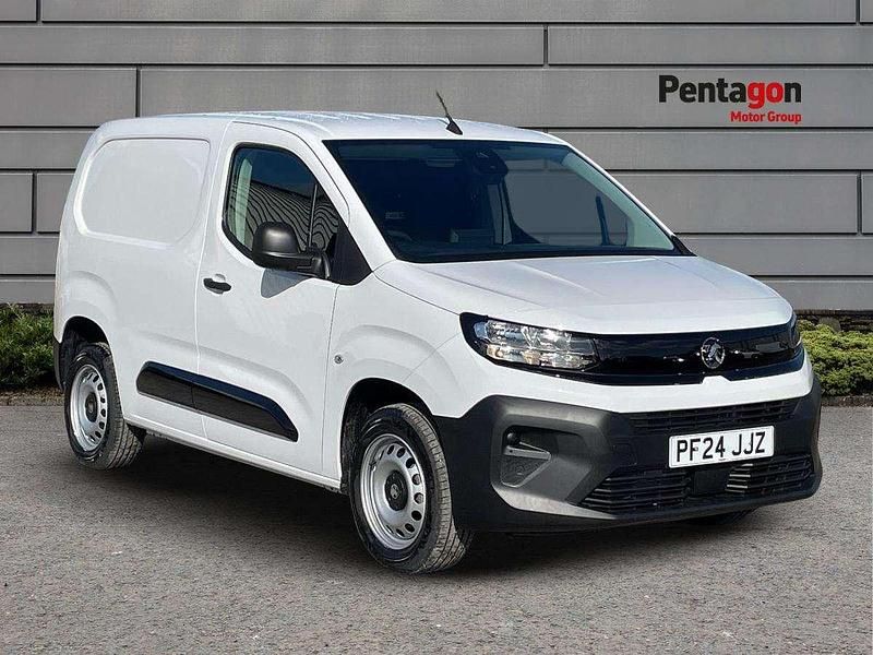 White New 2024 Vauxhall Combo MPV | £22,024 - Image 1/4