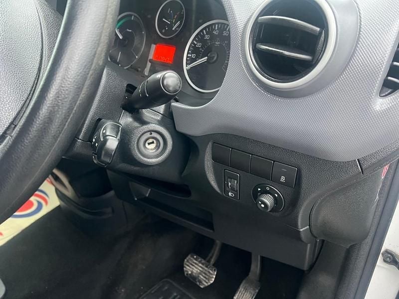 Used Peugeot Partner 2019 White MPV