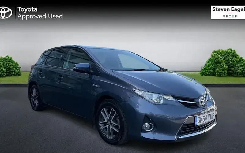 Used Toyota Auris Hybrid 136 HP (100 kW) 2014 Hatchback