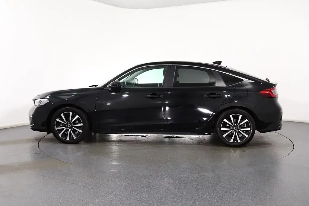 Używany Honda Civic Elegance 2024 Czarny Hatchback