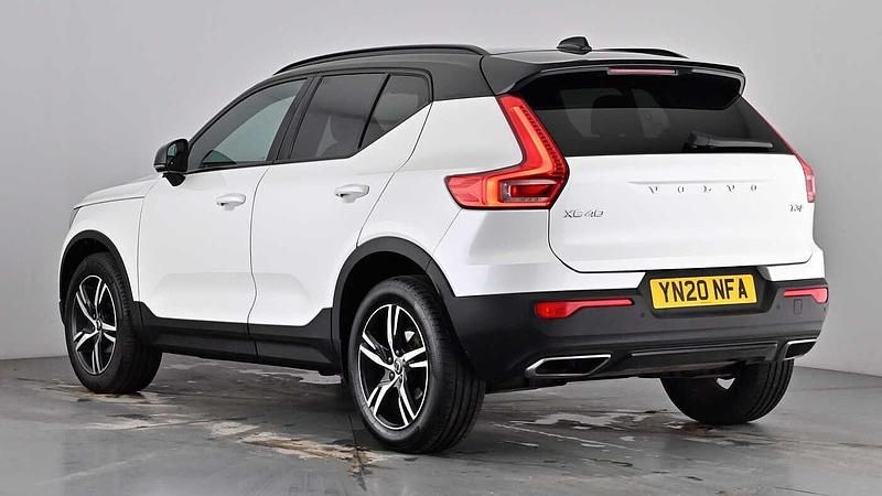 Used Volvo XC40 R-Design 163 HP (119 kW) 2020 707 crystal white SUV