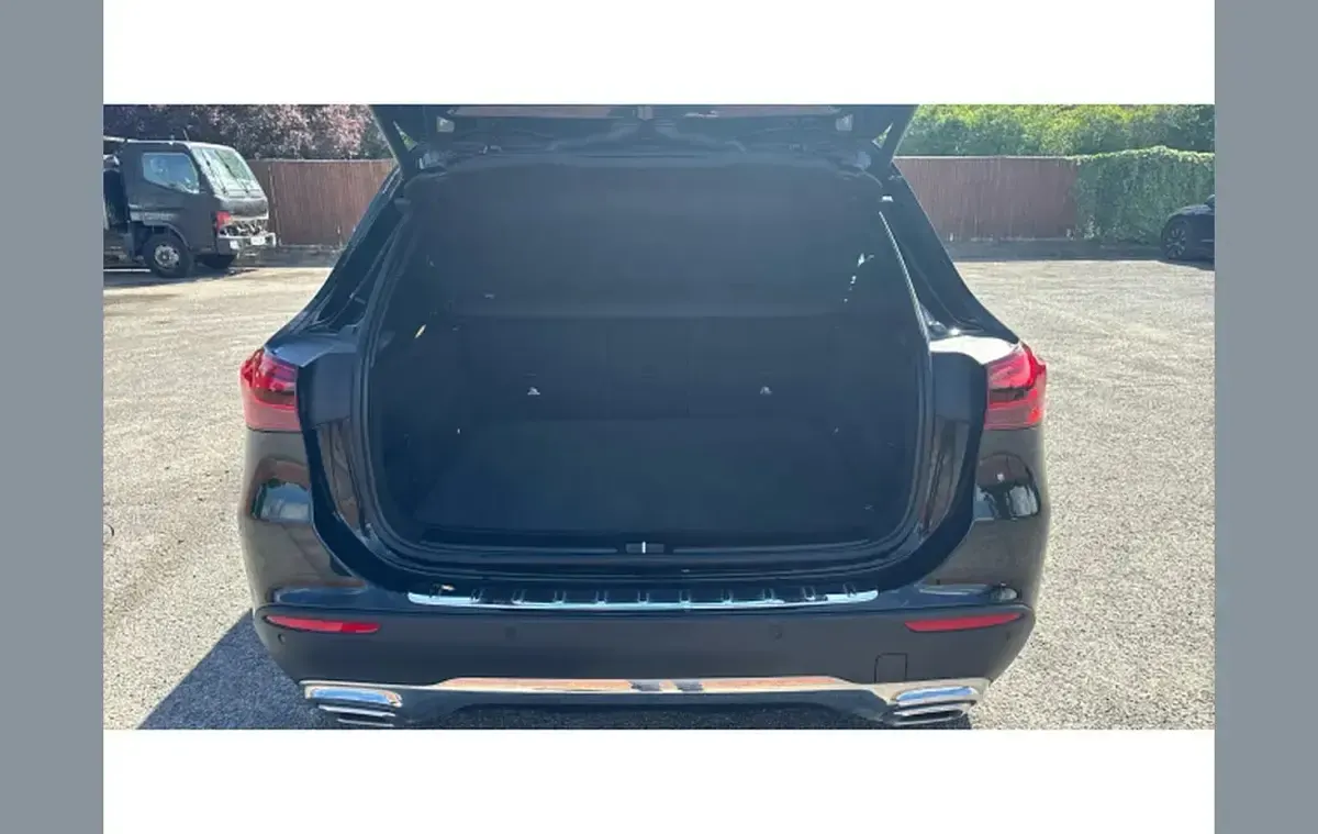 Used Mercedes GLA200 Executive 161 HP (118 kW) 2024 Black SUV
