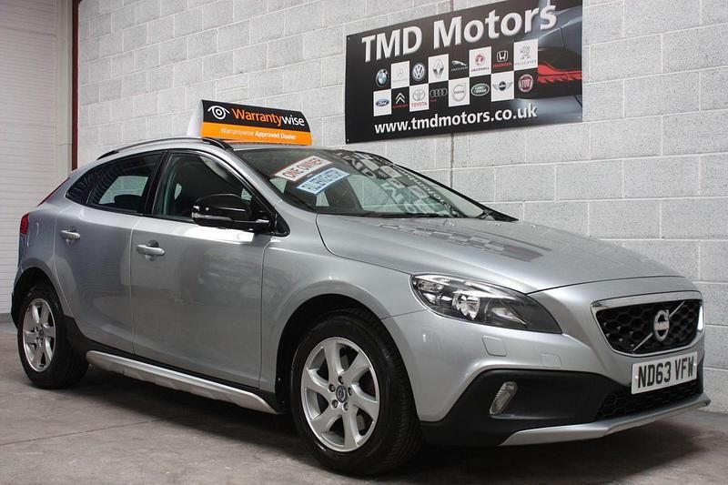 Silver Used 2014 Volvo V40 CC SE Estate | £6,395 (Fair price) - Image 1/4