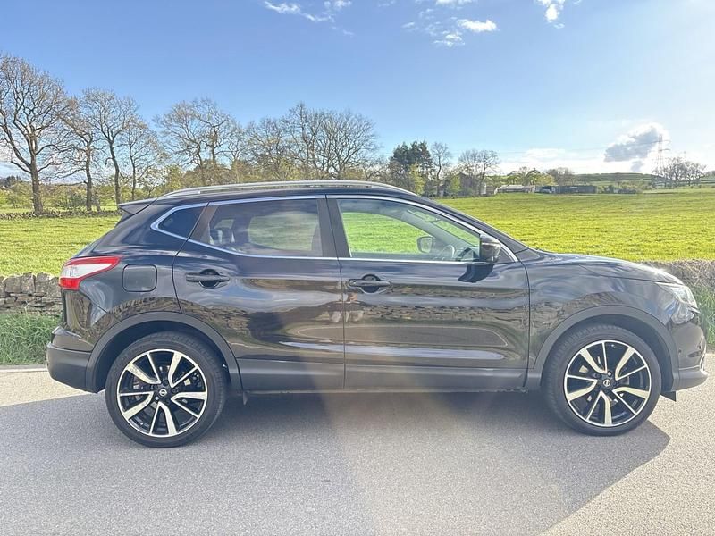 Used Nissan Qashqai Tekna 110 HP (80 kW) 2014 Black SUV