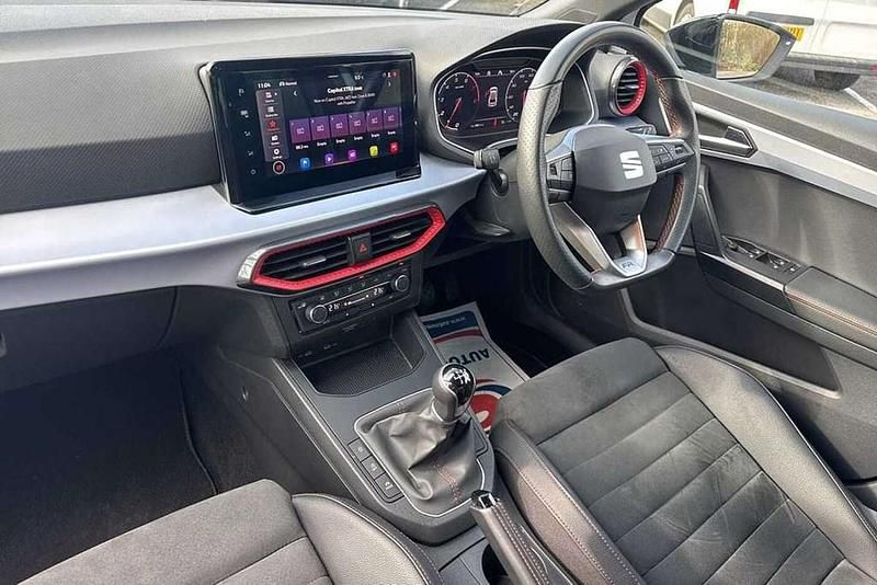 Used Seat Ibiza FR Sport 108 HP (79 kW) 2023 White Hatchback