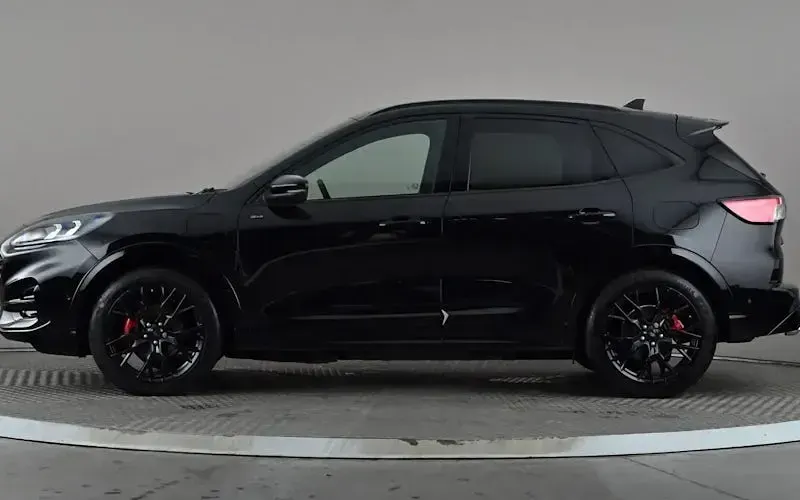 Używany Ford Kuga 225 KM (165 kW) 2023 Czarny SUV