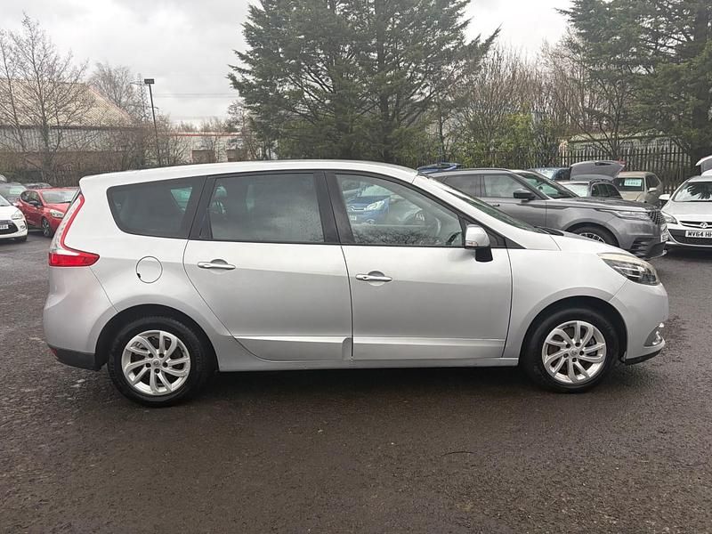 Used Renault Grand Scénic III Dynamique 110 HP (80 kW) 2014 Silver MPV
