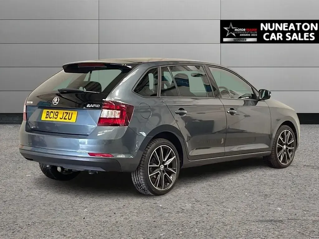 Gebraucht Skoda Rapid Sport 110 PS (80 kW) 2019 Grau Kleinwagen