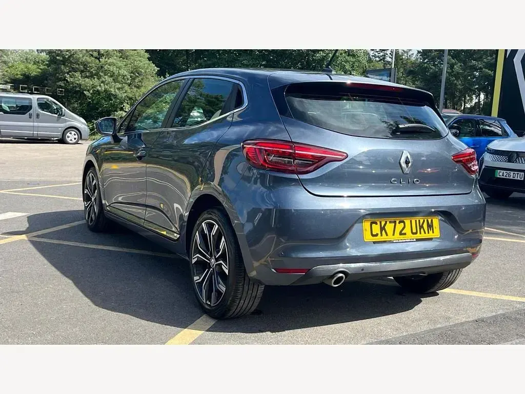 Used Renault Clio SE 90 HP (66 kW) 2022 Metallic  titanium grey  Hatchback