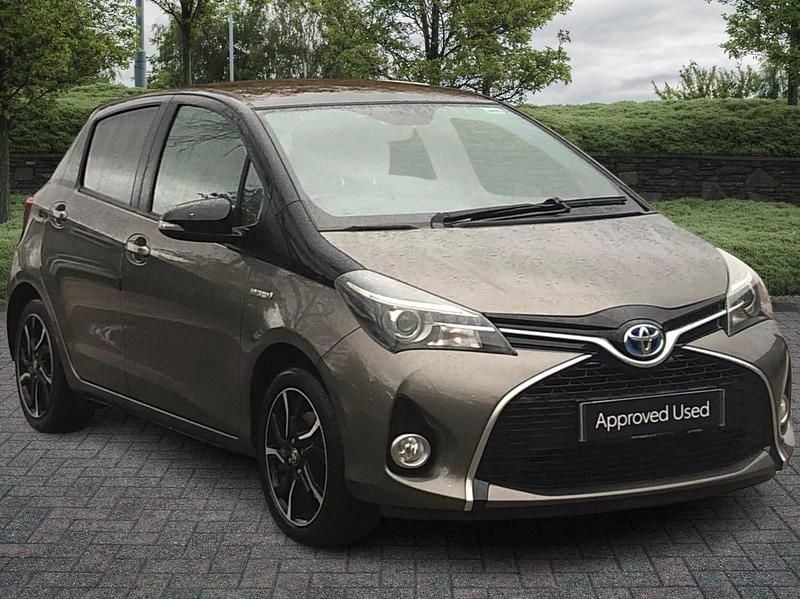 Bronze Used 2017 Toyota Yaris Hybrid Design Hatchback | £12,500 (Fair price) - Image 1/4