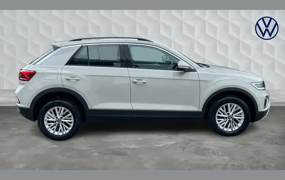 Used VW T-Roc Life 150 HP (110 kW) 2024 Grey SUV