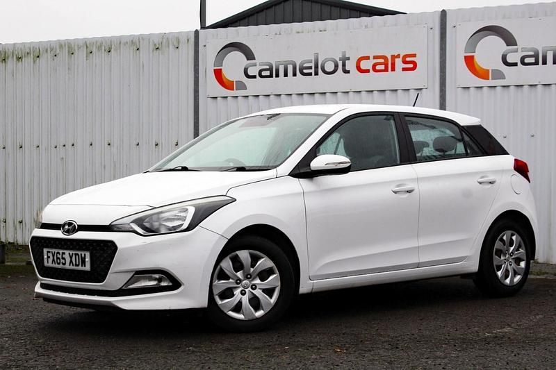 Used Hyundai i20 2015 White Hatchback