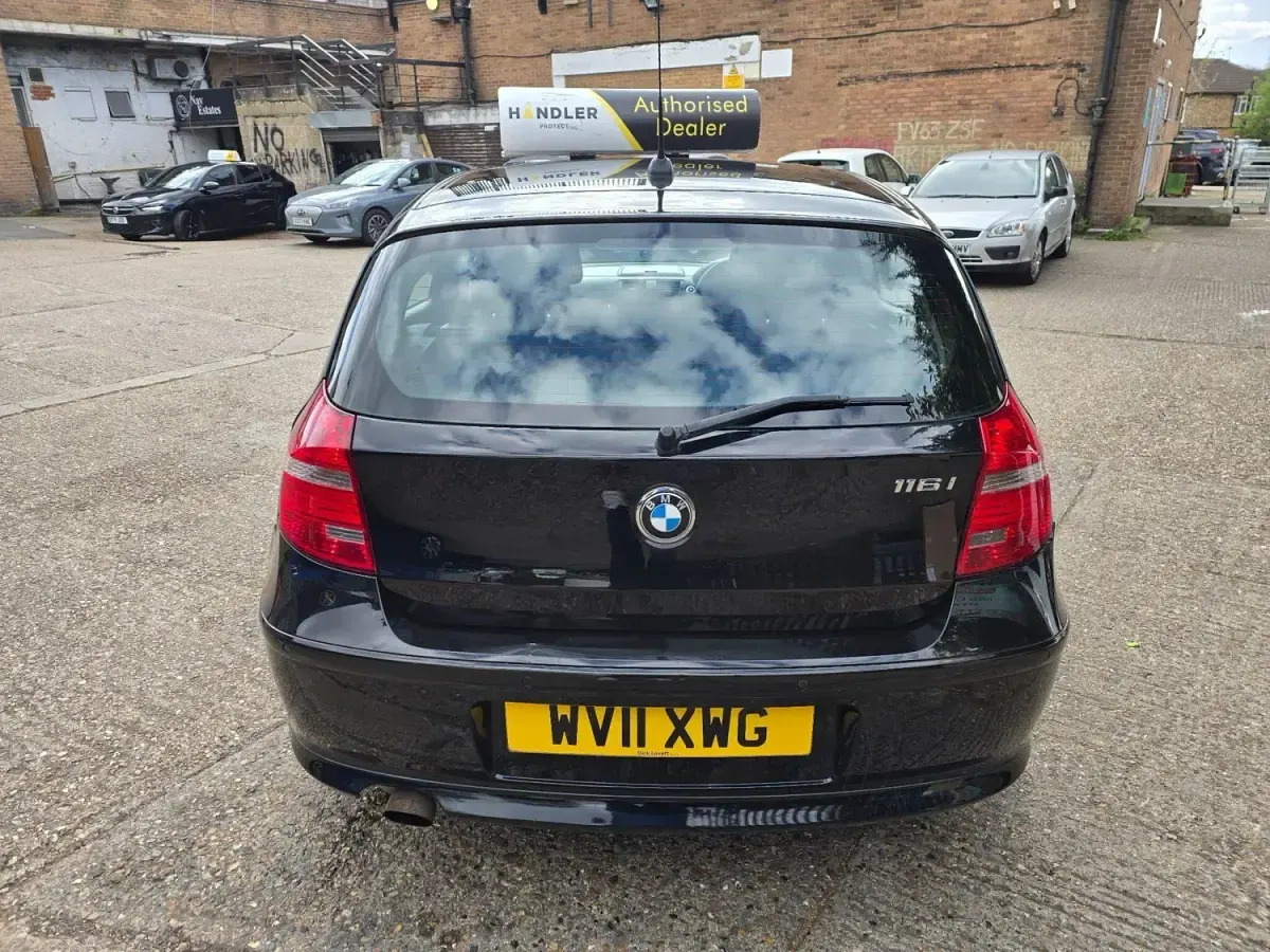 Używany BMW 116 Sport Line 2011 Czarny Hatchback