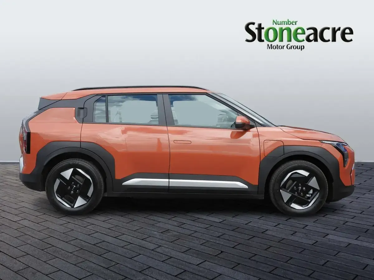 Used Kia EV3 Air 147 kW (201 HP) 2026 Orange SUV