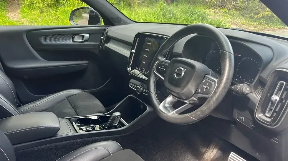 Usado Volvo XC40 R-Design Pro 2021 Prateado SUV