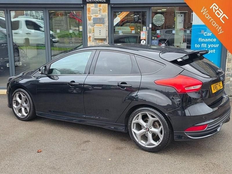 Used Ford Focus ST 250 HP (183 kW) 2017 Black Hatchback