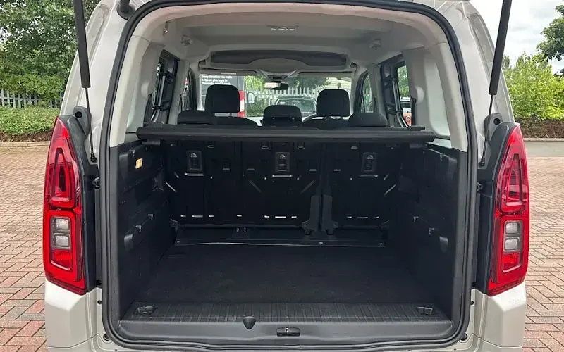 Used Vauxhall Combo Design Edition 110 HP (80 kW) 2019 Grey MPV