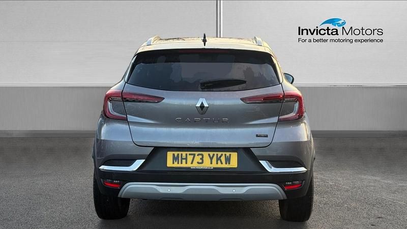 Used Renault Captur Techno 142 HP (104 kW) 2024 Grey/black SUV