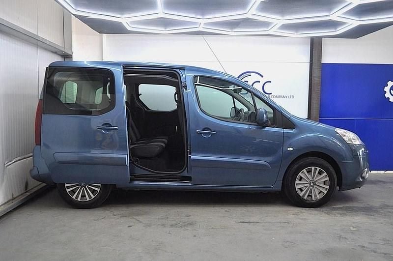 Used Peugeot Partner Tepee S 92 HP (67 kW) 2014 Blue MPV