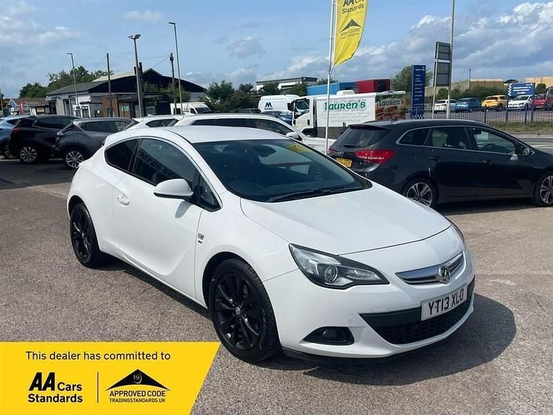White Used 2013 Vauxhall Astra GTC SRi Hatchback | £3,495 (Fair price) - Image 1/4