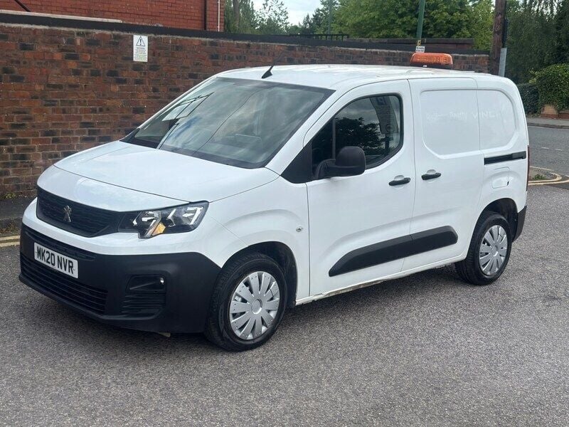 White Used 2020 Peugeot Partner MPV | £6,700 (Good price) - Image 1/4
