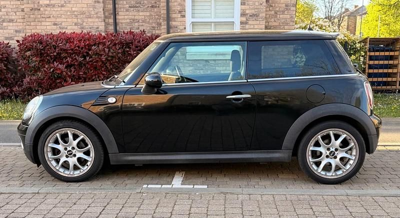 Używany Mini Cooper Hatch 2009 Czarny Hatchback