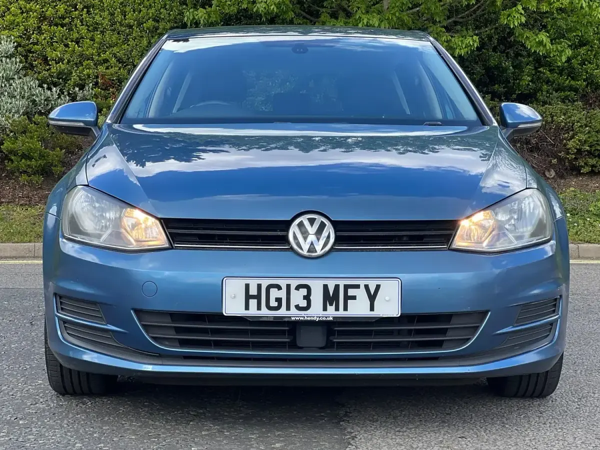Second-hand VW Golf VII SE 105 CP (77 kW) 2013 Albastru Hatchback