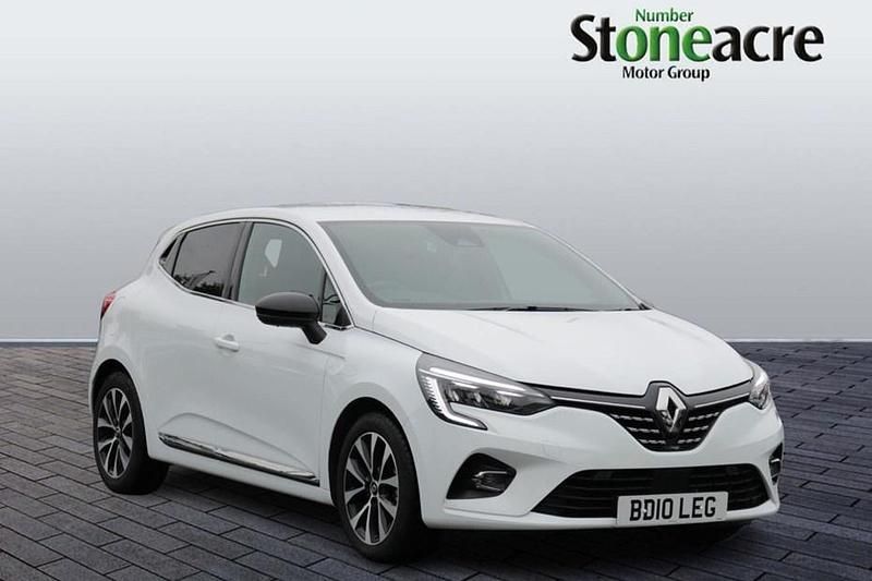 White Used 2023 Renault Clio V Techno Hatchback | £15,495 (Fair price) - Image 1/1