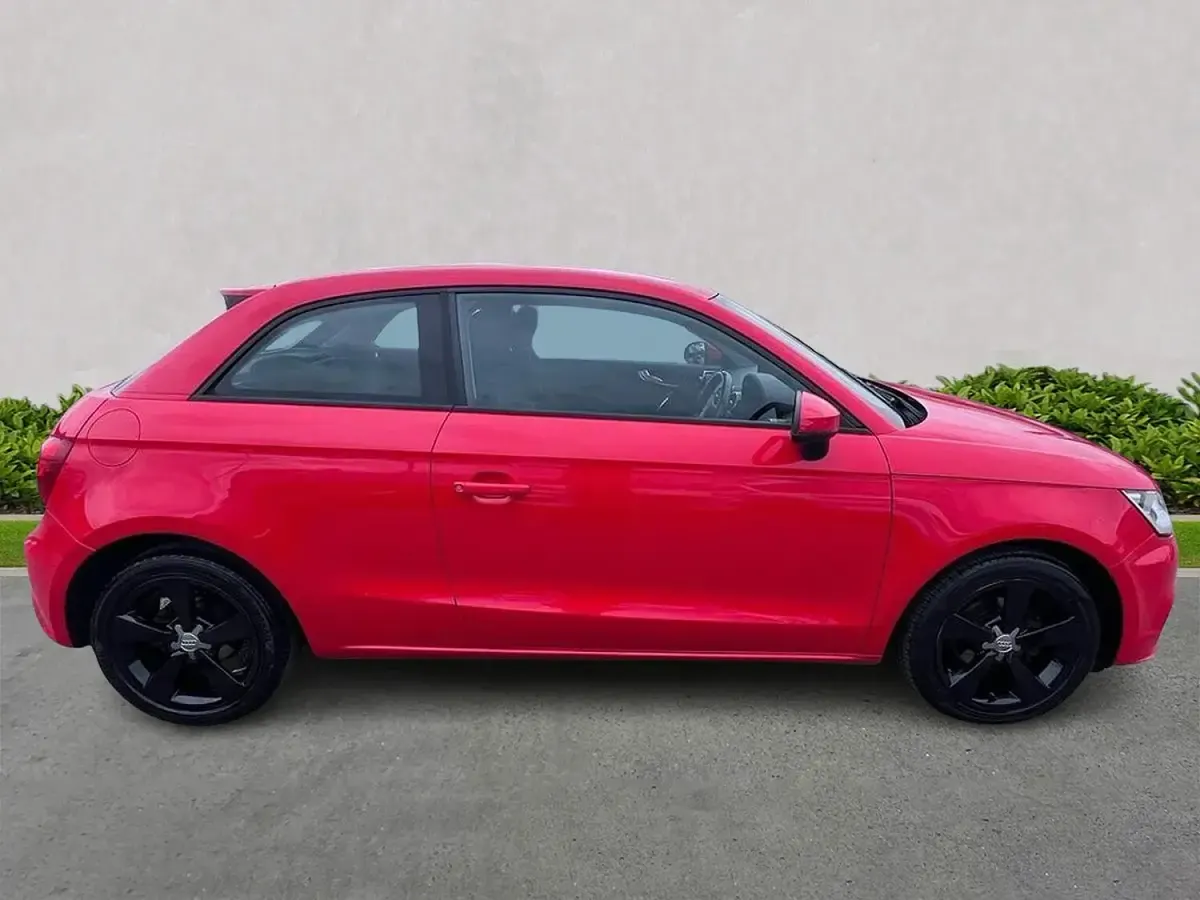 Used Audi A1 Sport 95 HP (69 kW) 2017 Red Hatchback