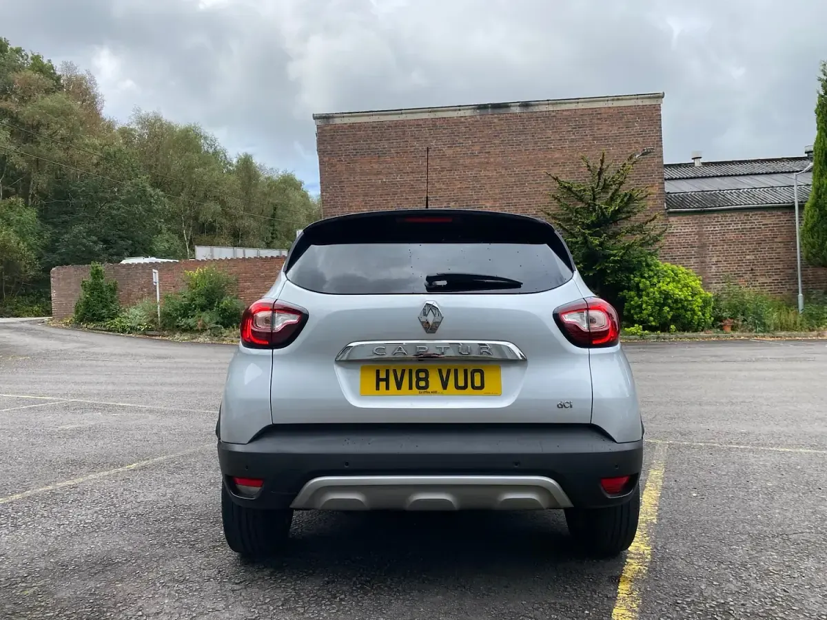 Used Renault Captur Signature 90 HP (66 kW) 2018 Silver SUV