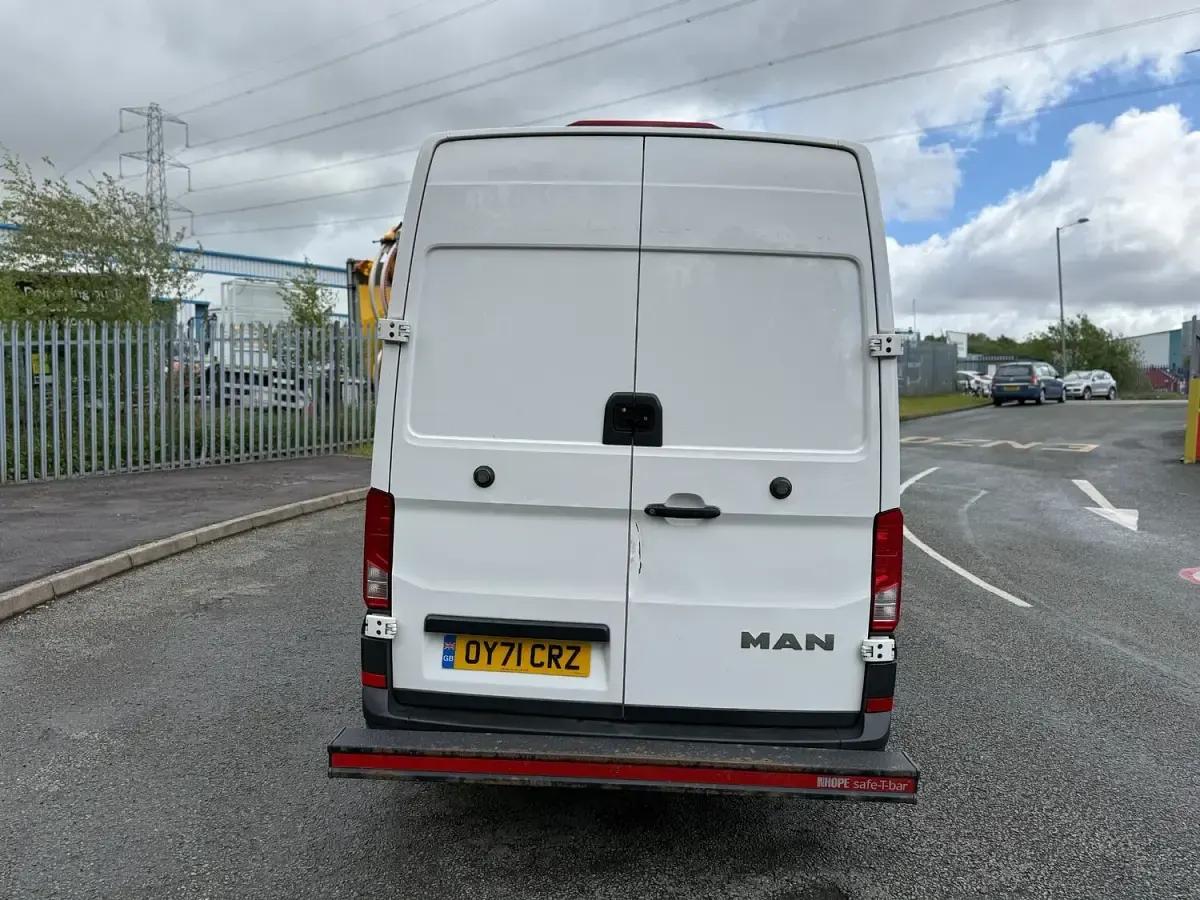 Used MAN TGE 140 HP (102 kW) 2021 White Van