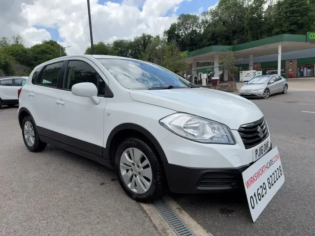Used Suzuki SX4 SZ3 120 HP (88 kW) 2016 White SUV