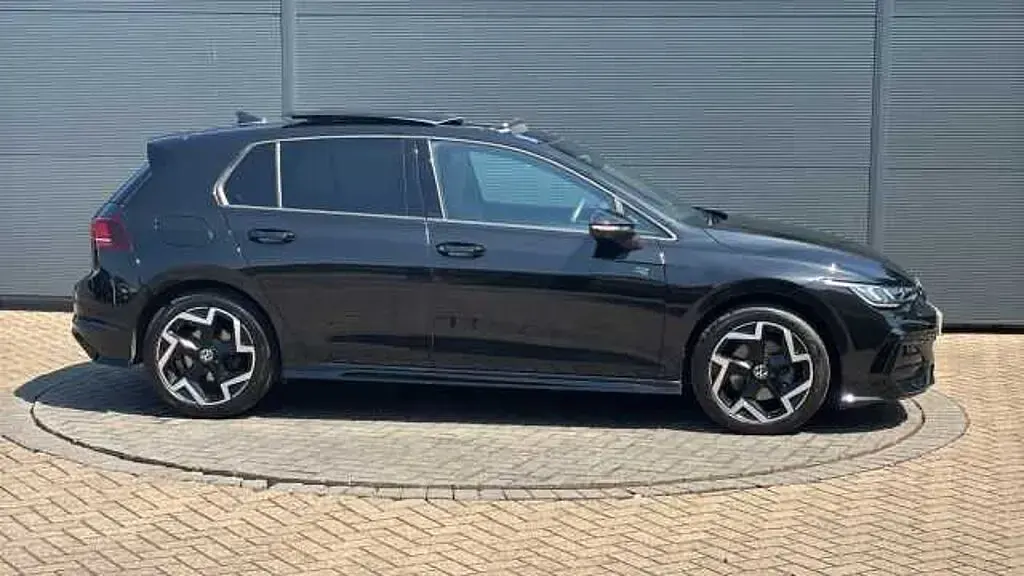 Used VW Golf VIII 150 HP (110 kW) 2025