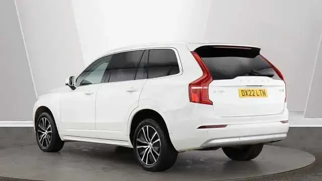 Usado Volvo XC90 Momentum 235 CV (172 kW) 2022 Blanco SUV