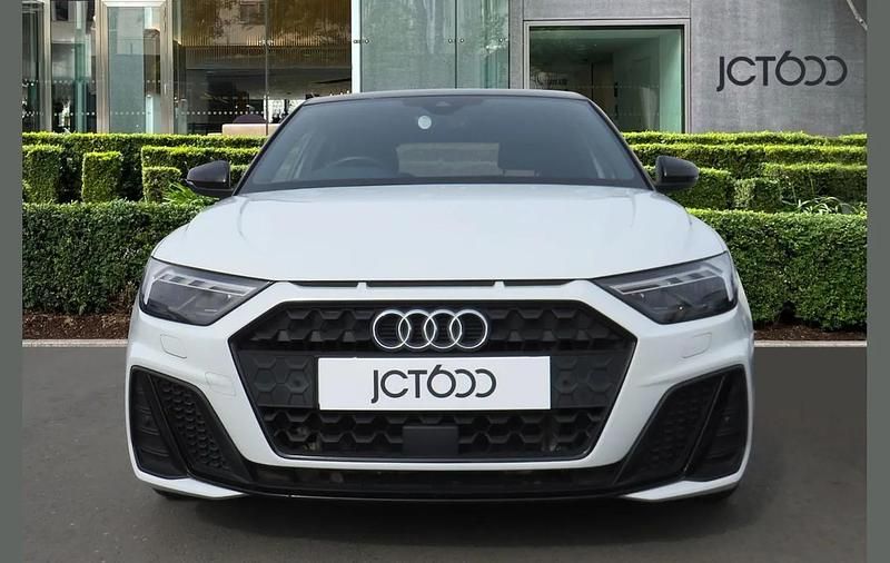 Used Audi A1 Black Edition 108 HP (79 kW) 2021 White SUV