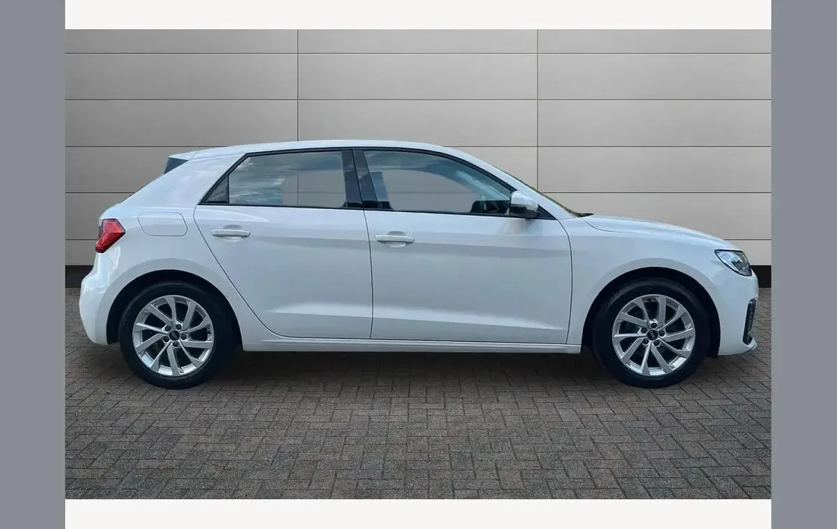 Used Audi A1 Sport 95 HP (69 kW) 2023 White SUV