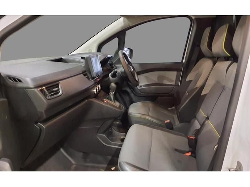 Used Renault Kangoo 89 kW (122 HP) 2023 White MPV