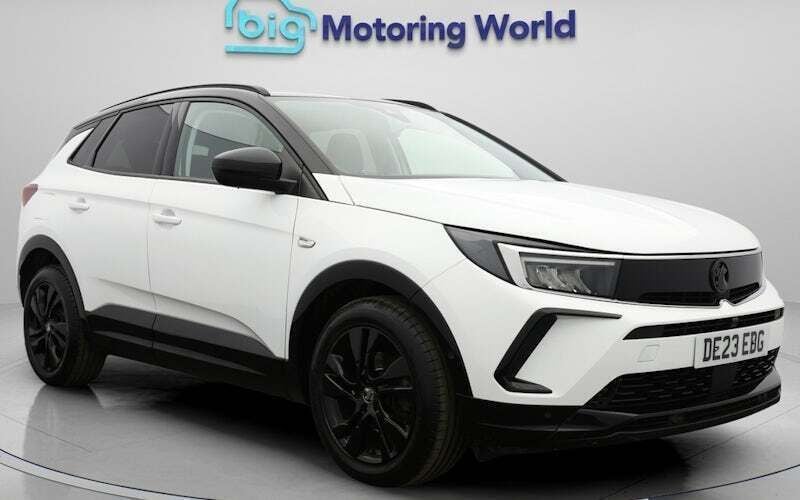 White Used 2023 Vauxhall Grandland X S SUV | £14,500 (Good price) - Image 1/4