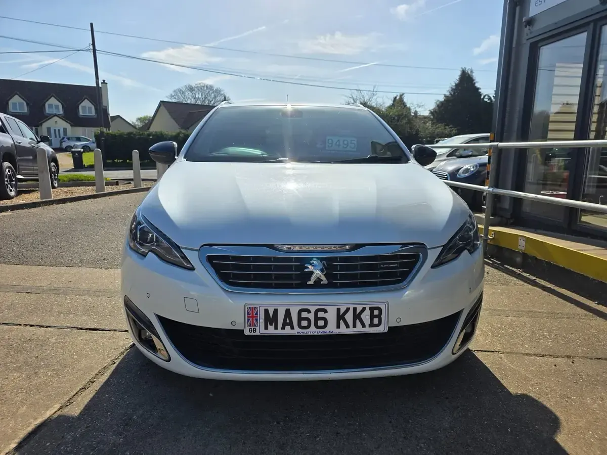Used Peugeot 308 GT-line 120 HP (88 kW) 2016 White Estate