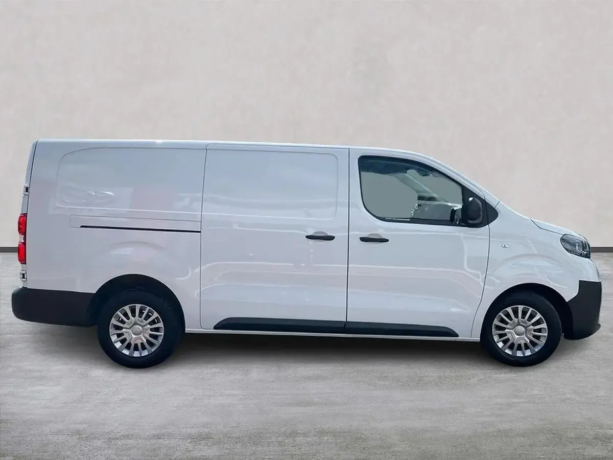 Used Toyota Proace 145 HP (106 kW) 2024 White MPV