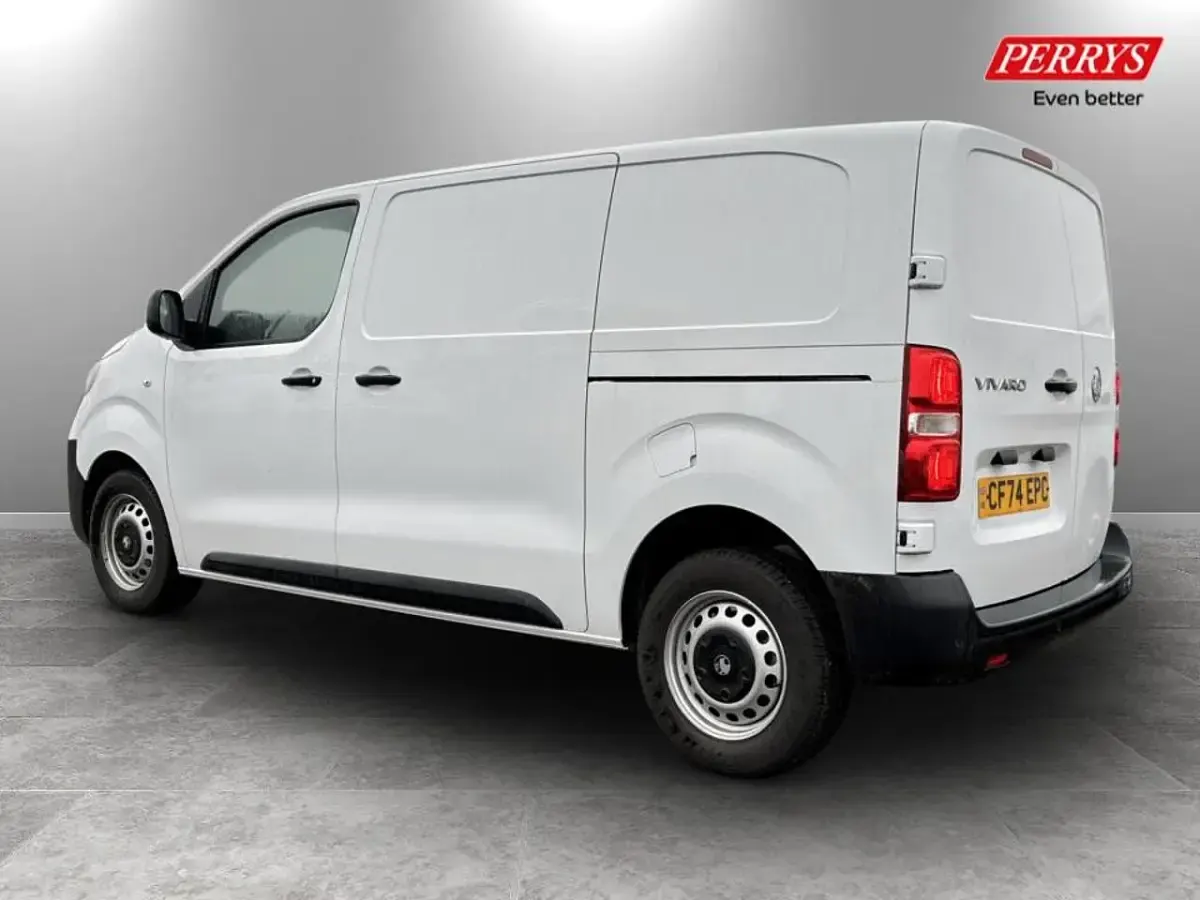 Usado Vauxhall Vivaro S 118 HP (86 kW) 2024 Branco Monovolume