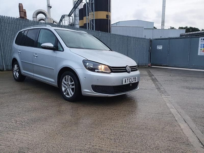Used VW Touran SE 105 HP (77 kW) 2011 Silver MPV