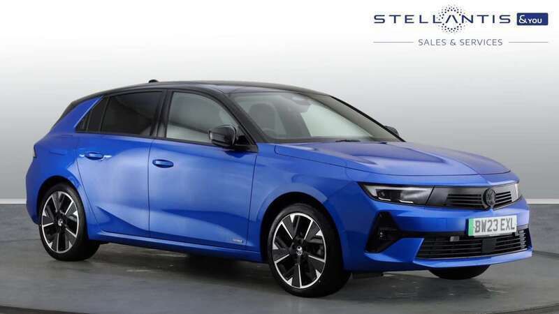 Blue Used 2023 Vauxhall Astra Hatchback | £19,595 (Super price) - Image 1/4