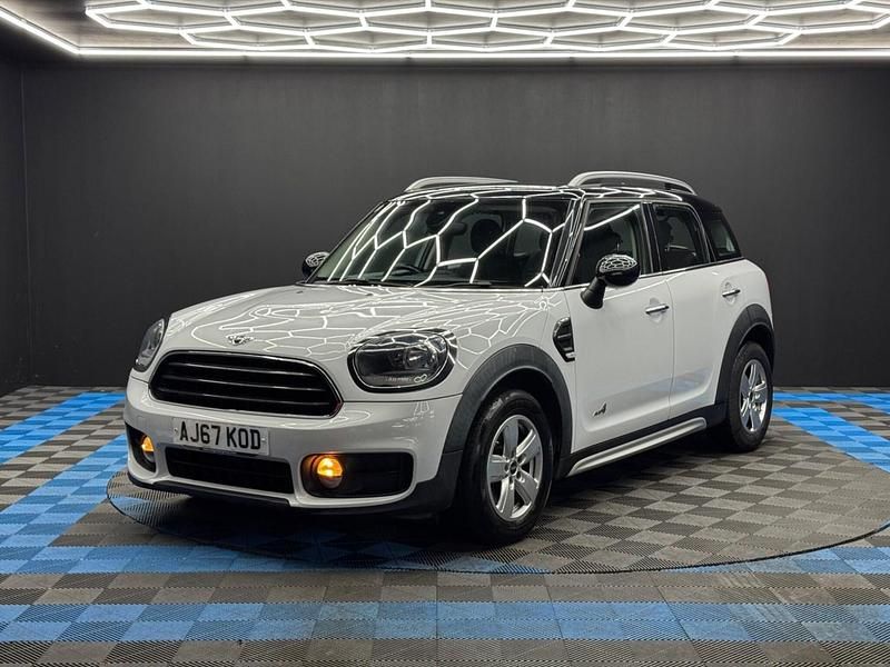 Używany Mini Cooper D 150 KM (110 kW) 2018 Biały Hatchback