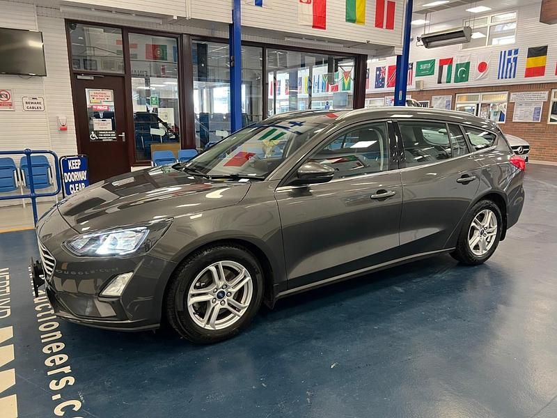 Used Ford Focus Zetec 125 HP (91 kW) 2022 Grey Estate