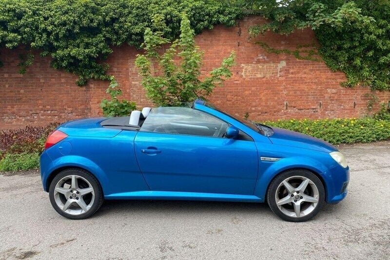 Used 2006 Vauxhall Tigra | £1,699 (Good price) - Image 1/1