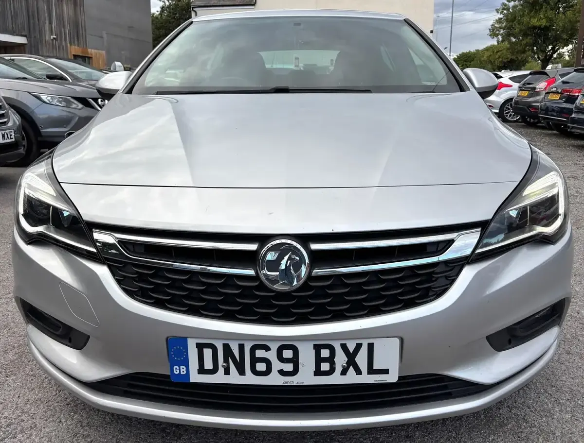 Used Vauxhall Astra S 108 HP (79 kW) 2019 Silver Hatchback