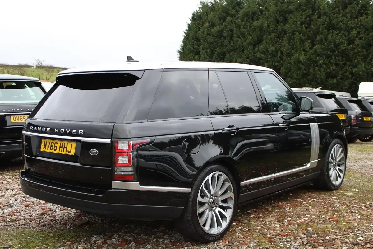 Used Land Rover Range Rover Autobiography 339 HP (249 kW) 2016 Black SUV