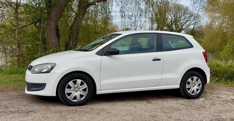Used VW Polo S 60 HP (44 kW) 2012 White Hatchback