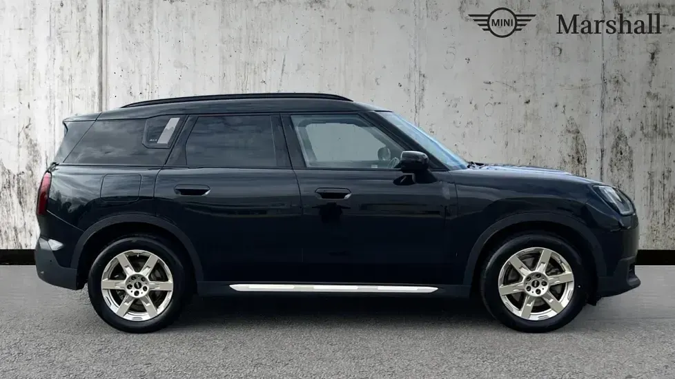 Used Mini Countryman Exclusive 218 HP (160 kW) 2024 Black SUV